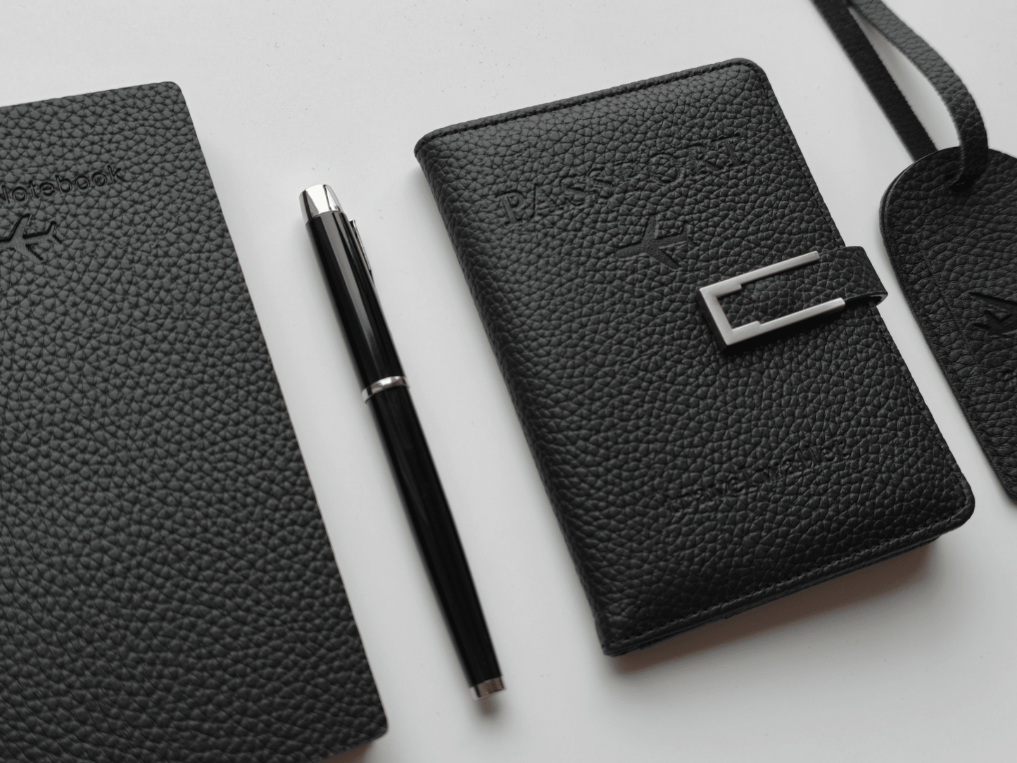 Classic Black – Elegant Travel Gift Set - Golden Line Box